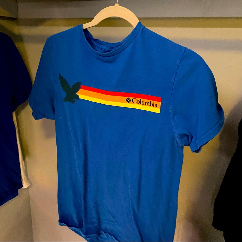 COLUMBIA T SHIRT